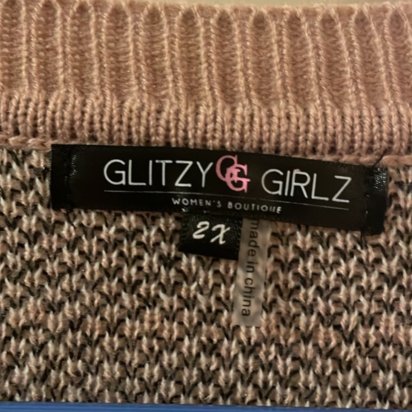 Pink white and gray leopard print sweater - Picture 2 of 3